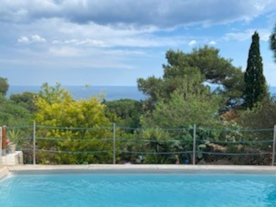 Haut De Villa Au Mont St Clair Vue Exceptionnelle Mer Et Foret Terrasses, Piscine, Petanque, Solarium Prives Сет Екстериор снимка
