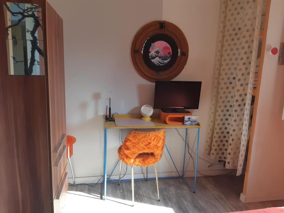 Haut De Villa Au Mont St Clair Vue Exceptionnelle Mer Et Foret Terrasses, Piscine, Petanque, Solarium Prives Сет Екстериор снимка